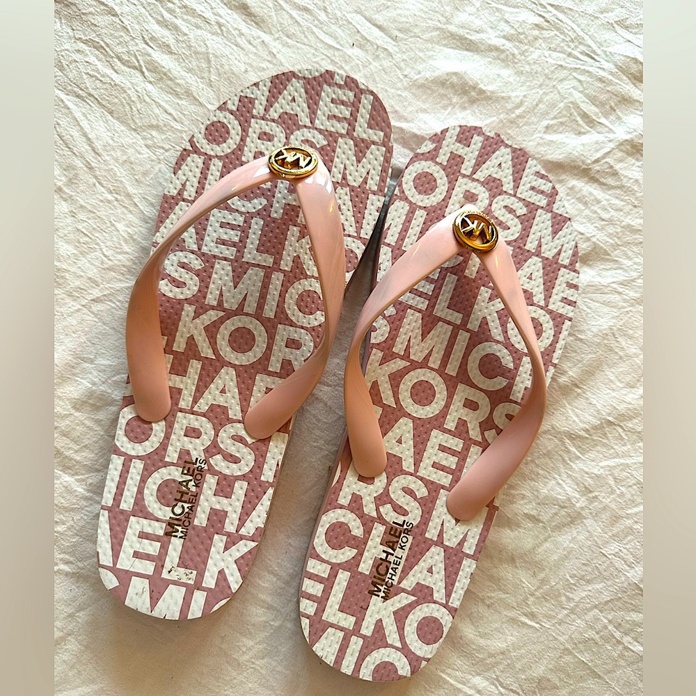 Michael Kors Pink flip flops - BRAND NEW never worn